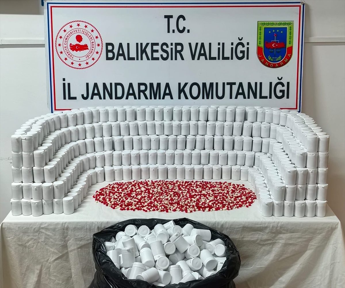Balıkesir’de 78 bin 824 sentetik ecza hap ele geçirilen operasyonda yakalanan şüpheli tutuklandı