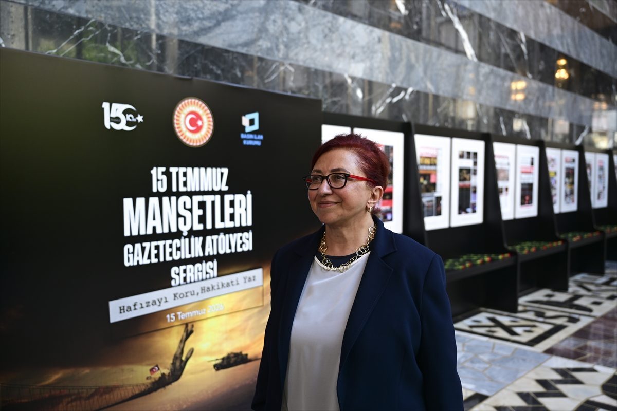Basın İlan Kurumu yöneticileri, “15 Temmuz Manşetleri Gazetecilik Atölyesi Sergisi”ni değerlendirdi: