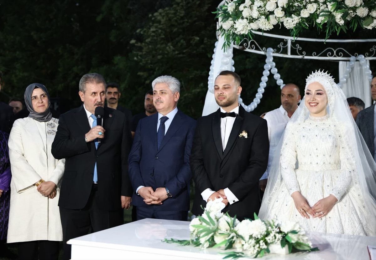 BBP Genel Başkanı Destici, Sakarya’da nikah şahidi oldu
