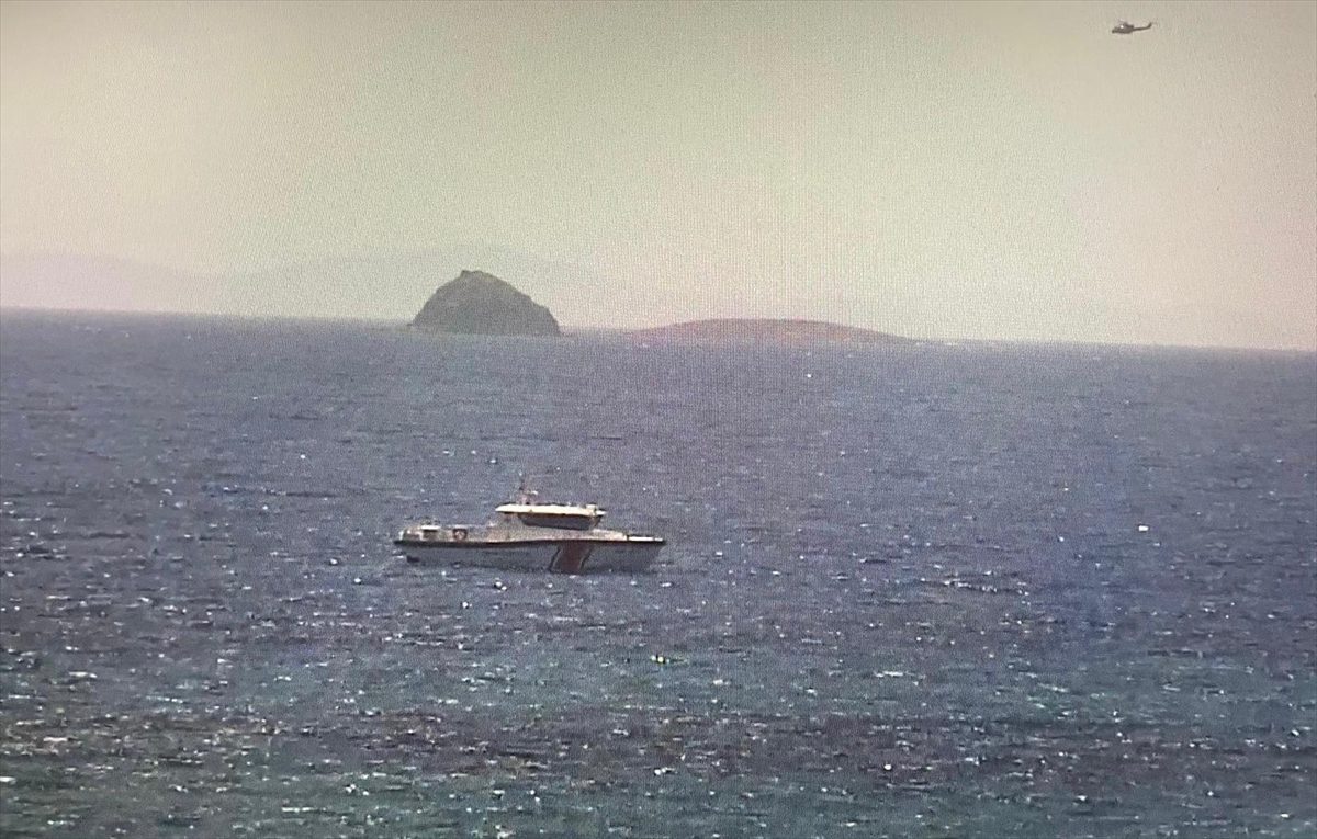 Bodrum açıklarında jet skinin alabora olması sonucu 3 kişi denizde kayboldu