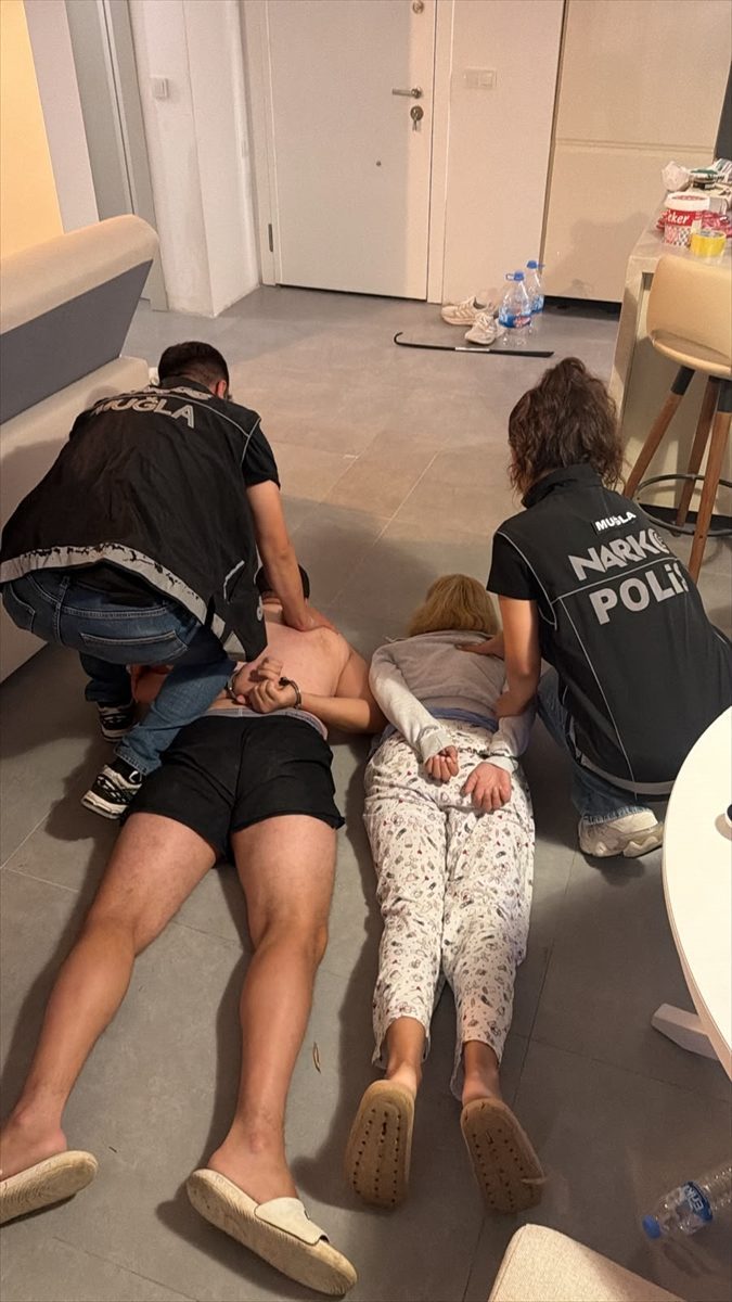 Bodrum’da Interpol tarafından kırmızı bültenle aranan zanlı yakalandı