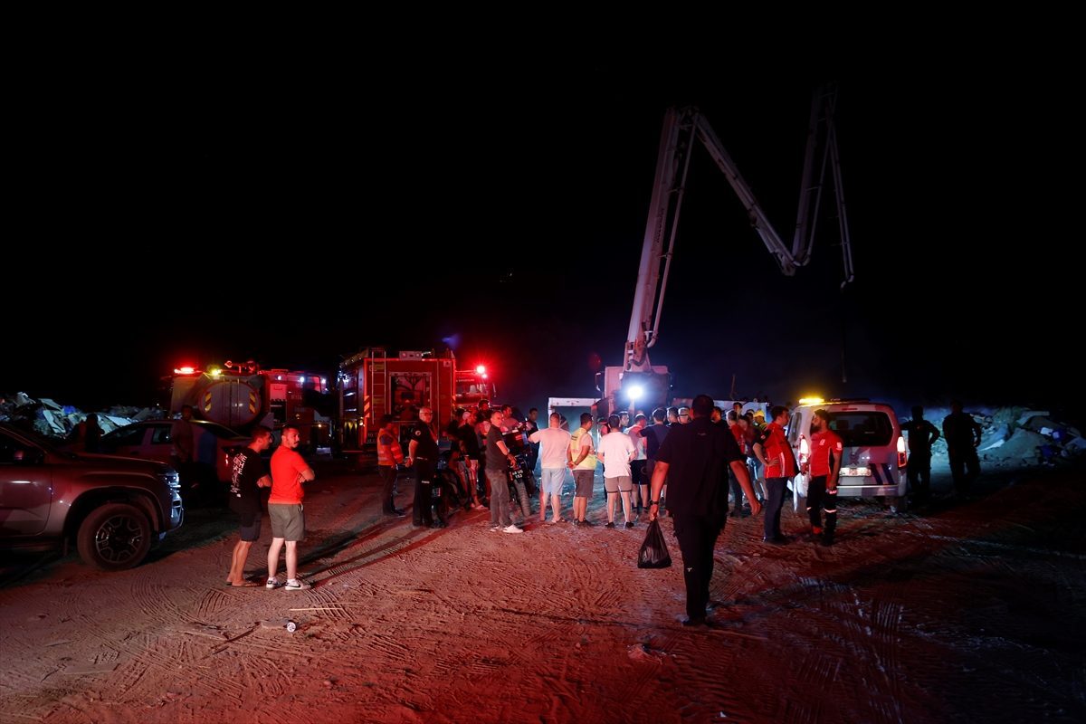 GÜNCELLEME – Bodrum’da makilik ve otluk alanda çıkan yangın söndürüldü