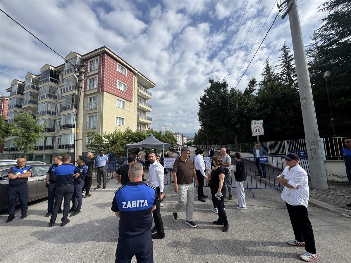 Bolu Belediyesine yönelik “irtikap” soruşturması davası sanıklarının yargılanmasına başlandı