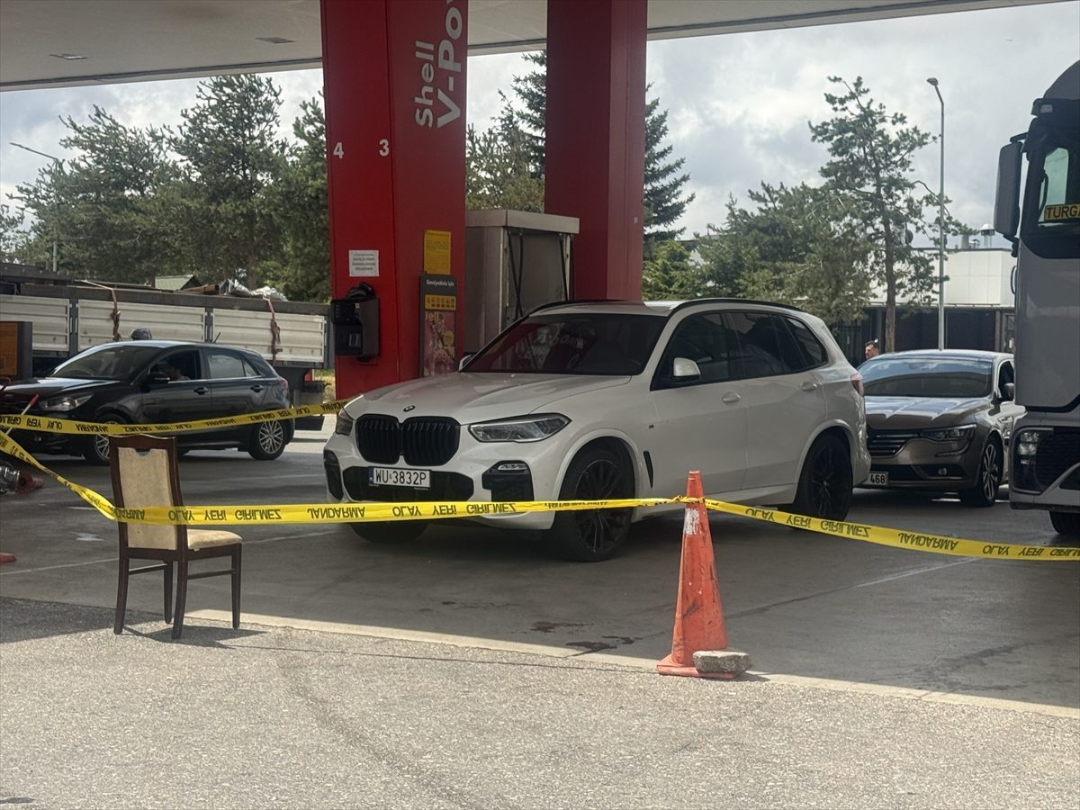 Bolu’da akaryakıt istasyonundaki kavgada 2 kardeş tabancayla yaralandı