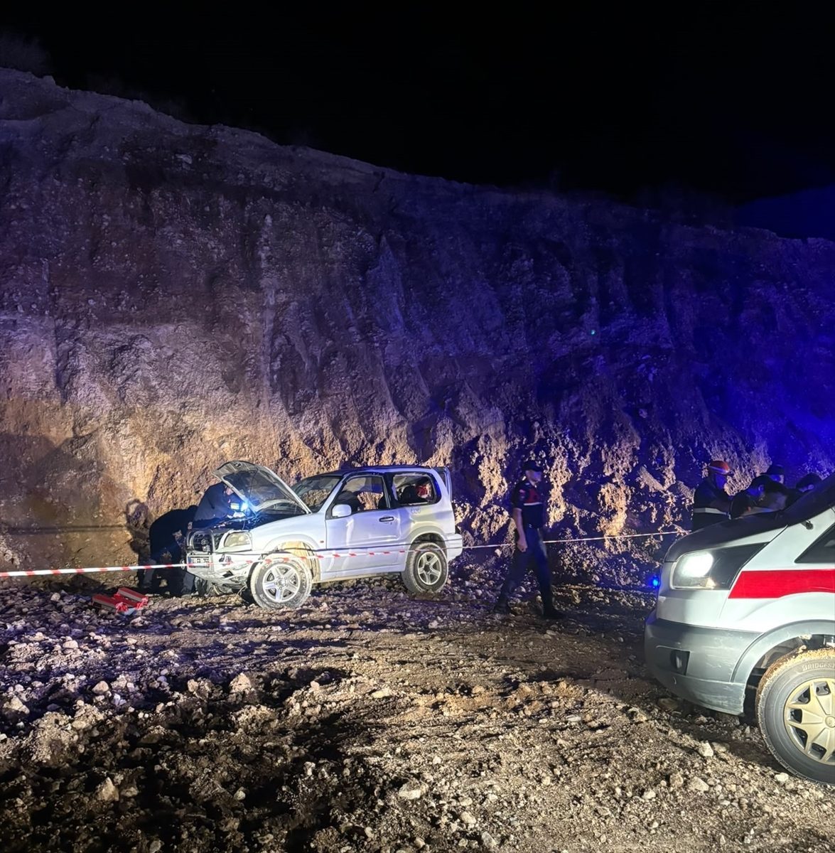 Bolu’da uçuruma yuvarlanan cipteki 2 kişi öldü, 1 kişi yaralandı