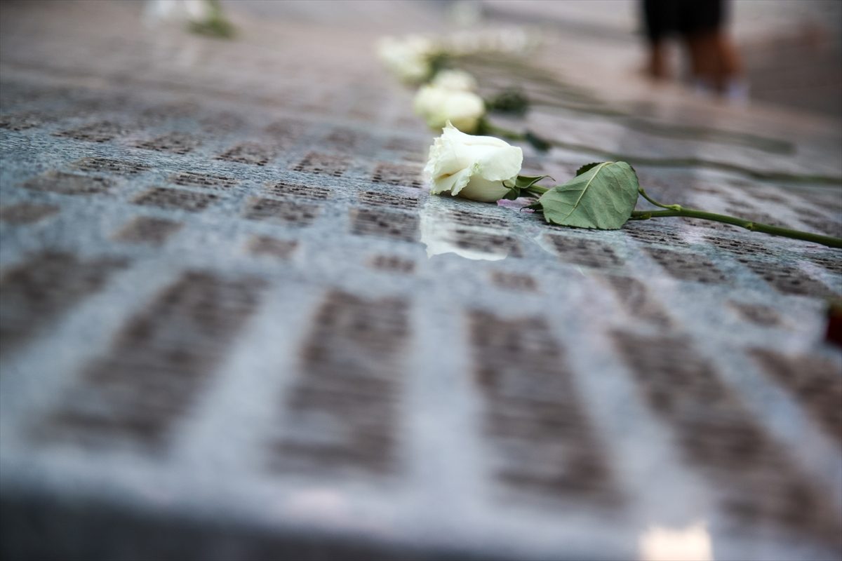 Bosna Hersek’in yükselen futbol yıldızı Bajraktarevic, Srebrenitsa’ya uzanan aile bağlarıyla da ön plana çıktı