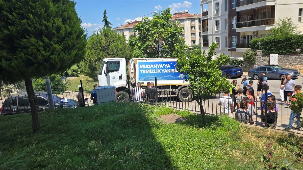 Bursa’da çöp kamyonunun çarptığı kişi öldü