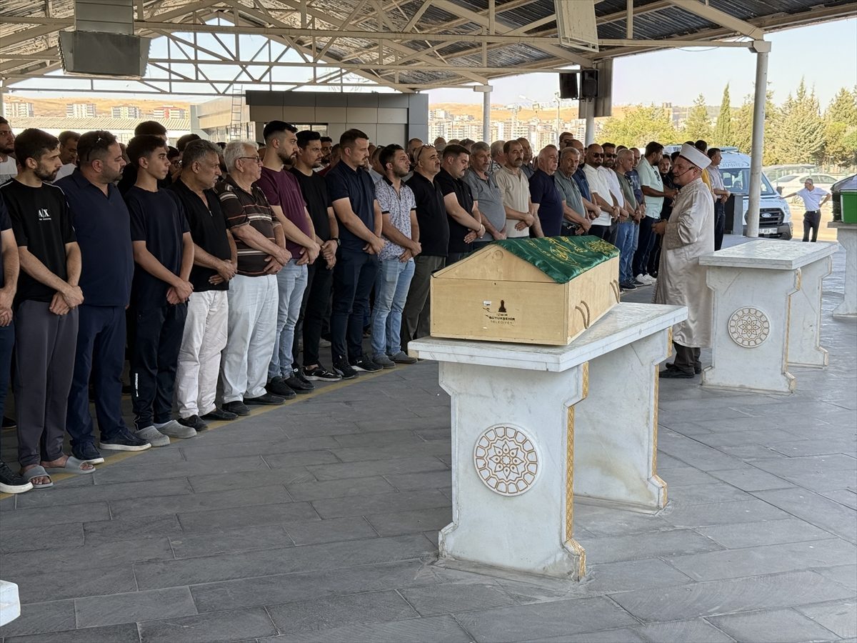 Bursa’da havuza düşen çocuğun cenazesi Gaziantep’te toprağa verildi