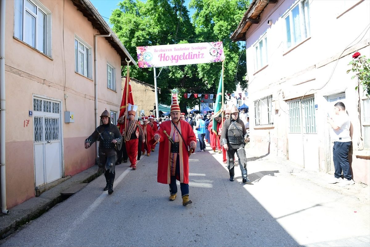 Bursa’nın kırsal Kozluören Mahallesi’nde kadınlar yönetimi bir günlüğüne devraldı
