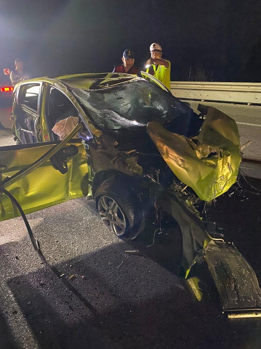 Çanakkale’de takla atan otomobilin sürücüsü hayatını kaybetti