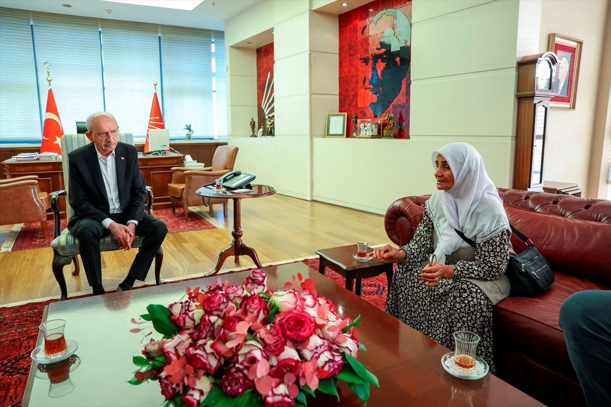 CHP Genel Başkanı Kılıçdaroğlu, Narin Güran’ın ailesini kabul etti