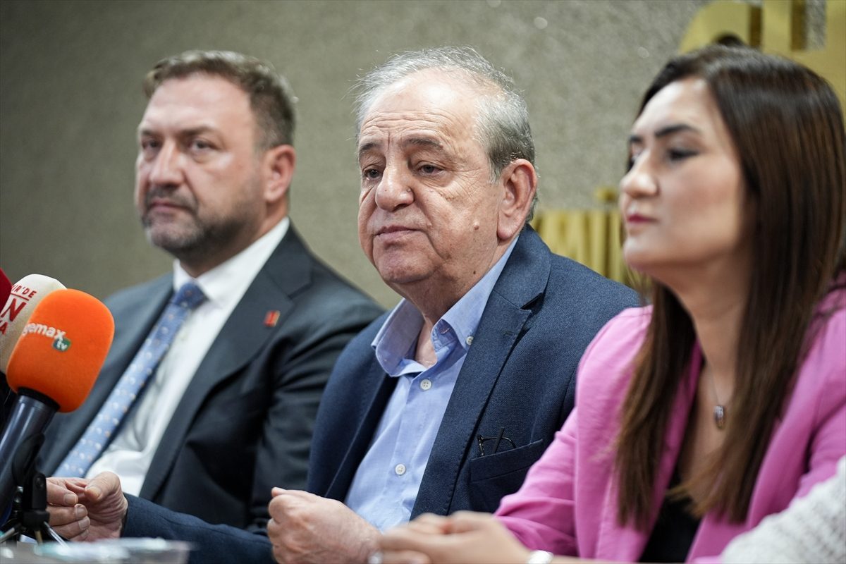 CHP Genel Sekreteri Nalbantoğlu, İzmir’de konuştu: