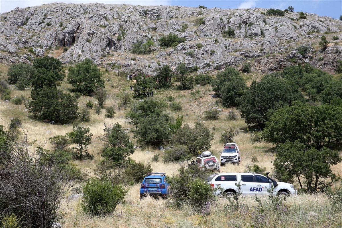Çorum’da mağarada mahsur kaldığı ihbar edilen kişi için çalışmalara yeniden başlandı