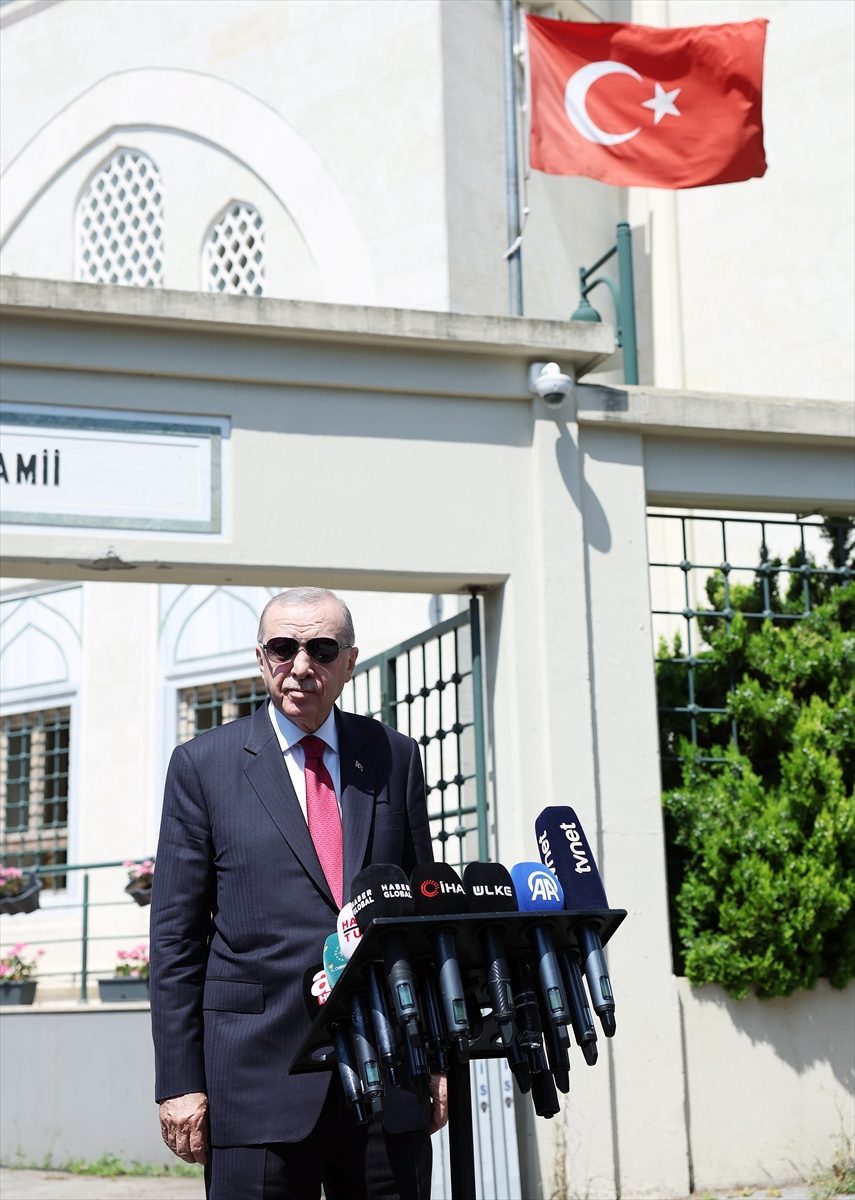 Cumhurbaşkanı Erdoğan cuma namazını Hz. Ali Camisi’nde kıldı