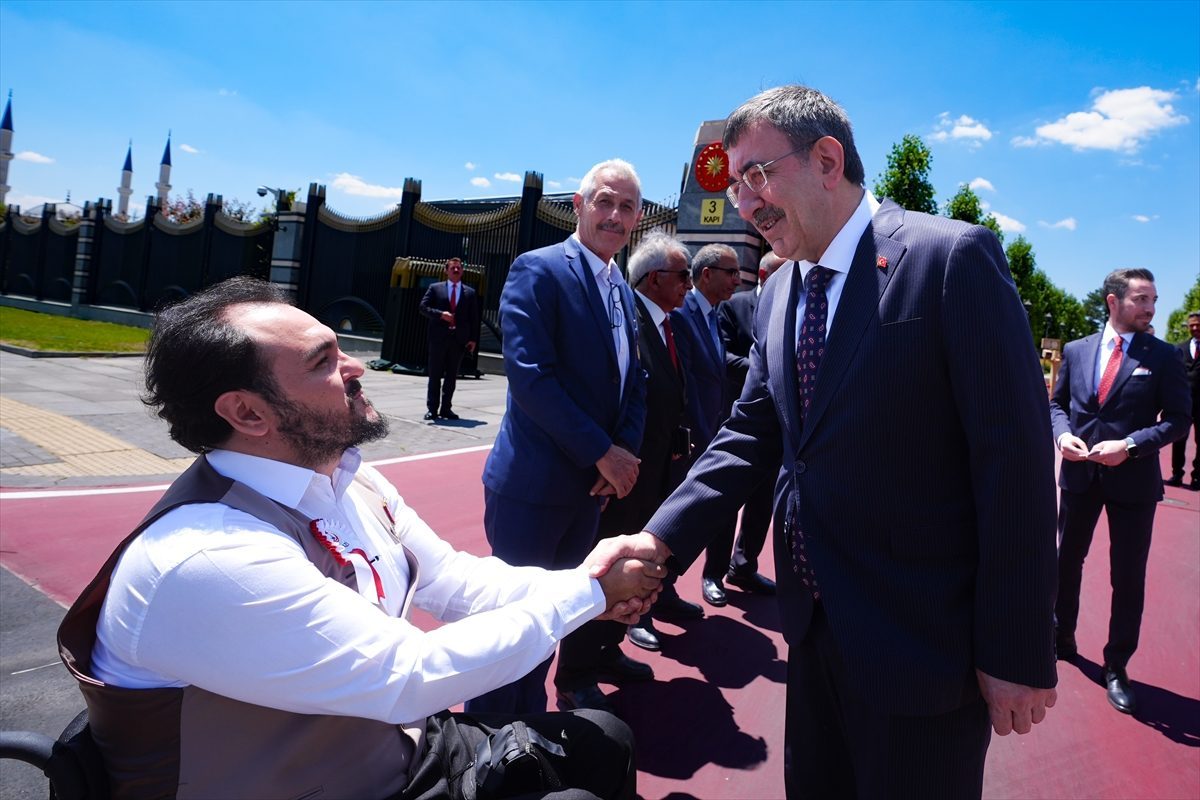 Cumhurbaşkanı Yardımcısı Yılmaz, 15 Temmuz Şehitler Anıtı’ndaki törene katıldı