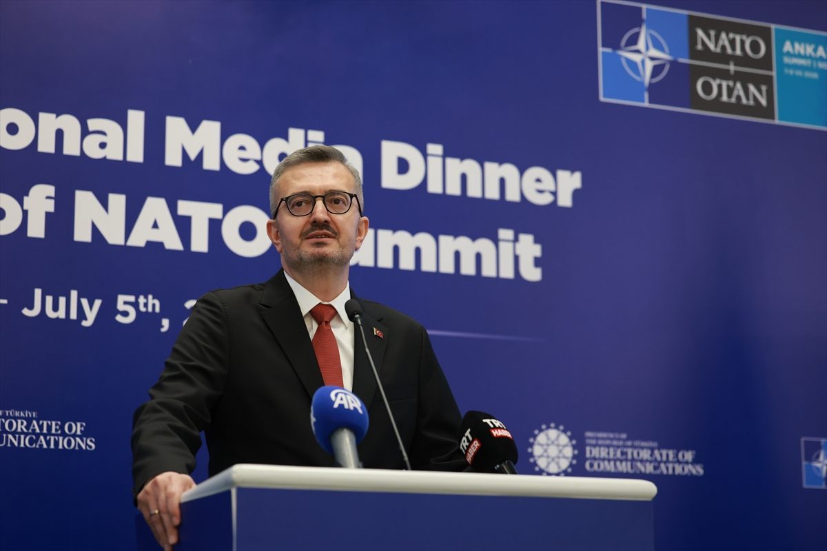 Cumhurbaşkanlığı İletişim Başkanı Duran, NATO Zirvesi öncesi uluslararası basın mensuplarıyla yemekte buluştu:
