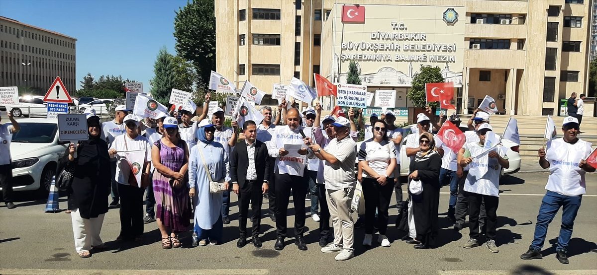 Diyarbakır’da bazı belediyelerde işten çıkarılan işçilerin eylemi sürüyor