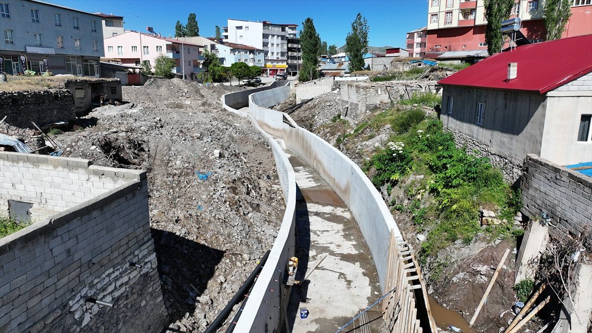 DSİ Ağrı’da taşkın riskine karşı yatırımlarını sürdürüyor