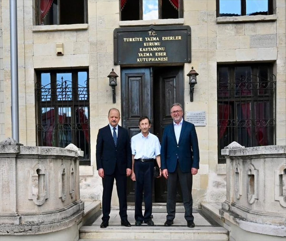 Emin Şefik Özengicioğlu’nun yazma eser koleksiyonu TÜYEK’e bağışlandı