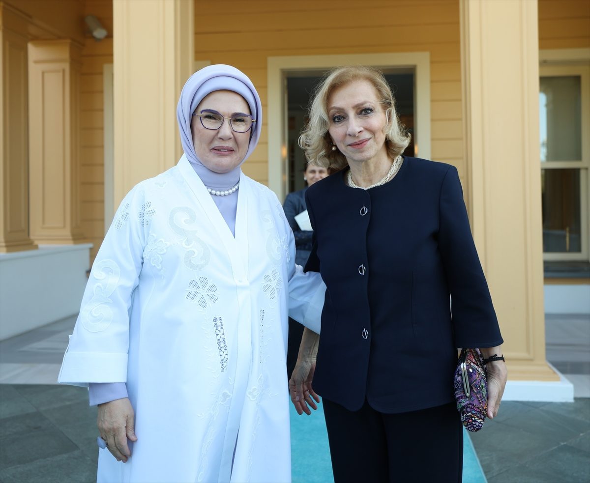 Emine Erdoğan, Lübnan Başbakanı’nın eşi Sahar Selam ile görüştü