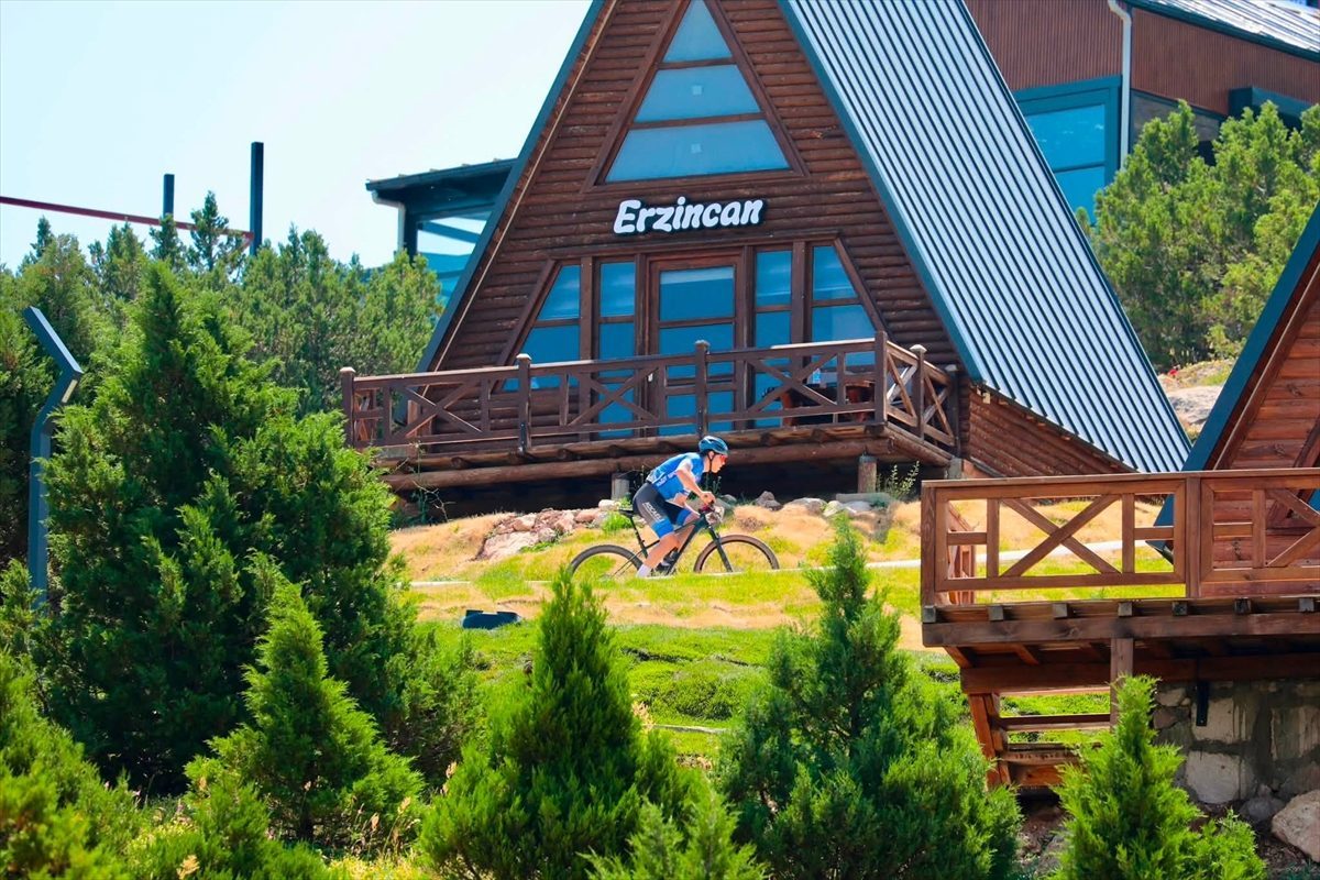 Erzincan’da Ergan MTB Cup Dağ Bisikleti Yarışı başladı