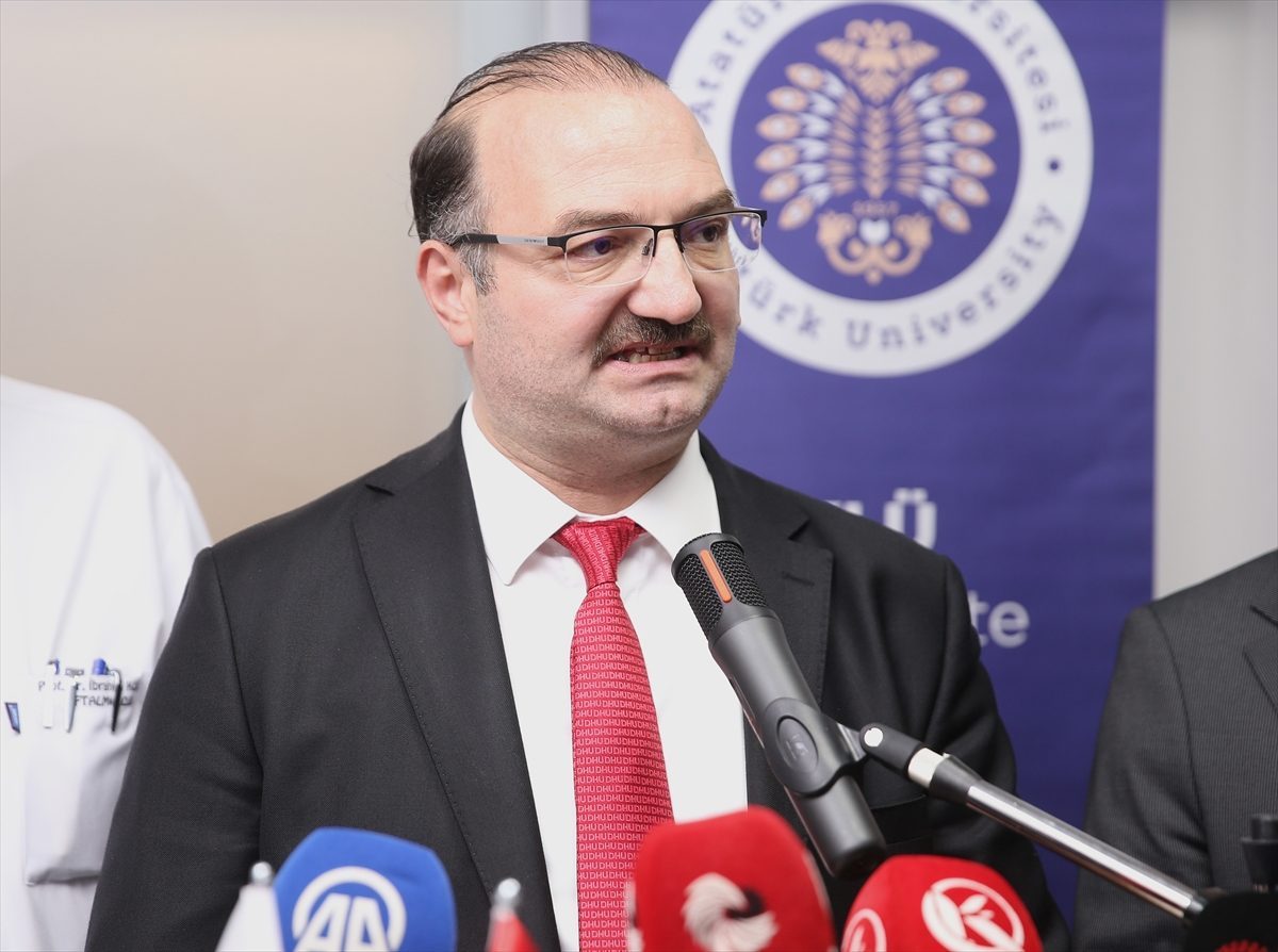 Erzurum’da göz hastalıklarına ileri teknolojiyle müdahale edilecek merkez açıldı