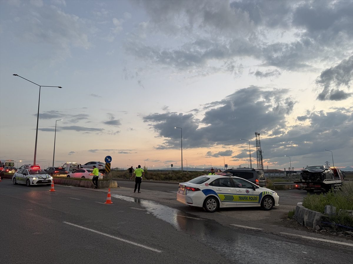 Erzurum’da zincirleme trafik kazasında 5 kişi yaralandı