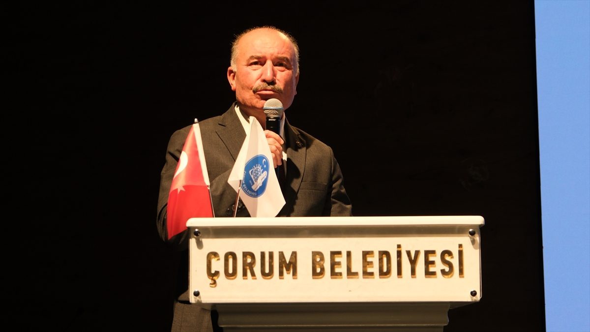 Eski TBMM Başkanı İsmail Kahraman, Çorum’da konuştu: