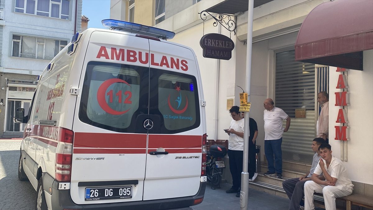 Eskişehir’de hamamın havuzunda hareketsiz halde bulunan kişi hastanede öldü