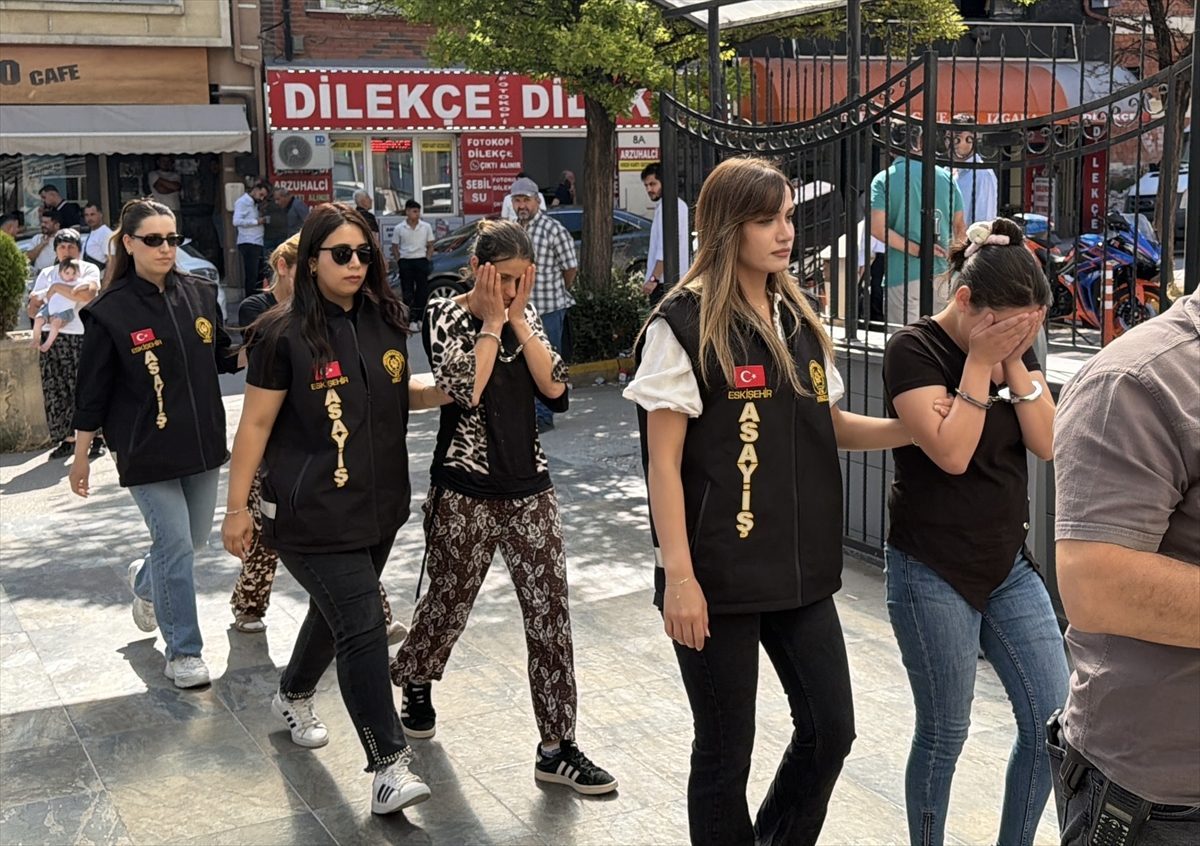 Eskişehir’de hırsızlık zanlısı 3 kadın tutuklandı