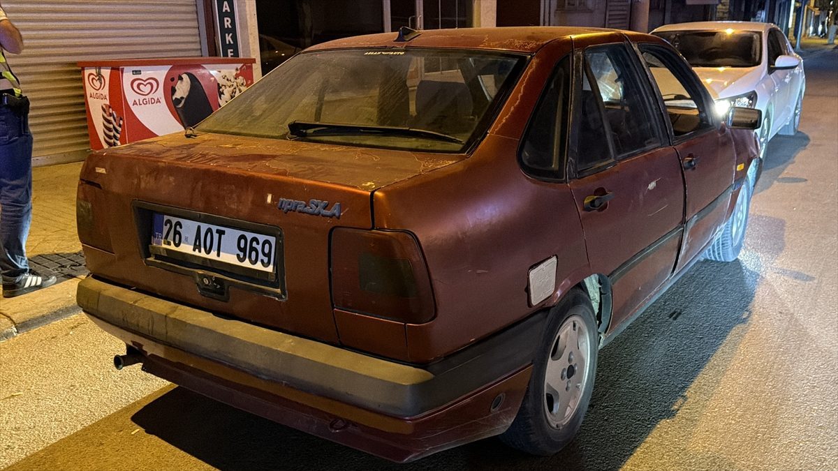 Eskişehir’de polisin “dur” ihtarına uymayan sürücü kovalamaca sonucu yakalandı