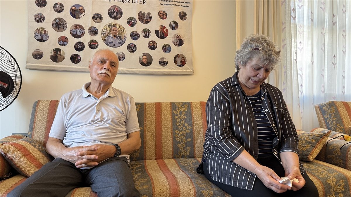 FETÖ’NÜN 15 TEMMUZ DARBE GİRİŞİMİNİN 10. YILI – Marmaris şehidinin anne ve babasının 10 yıldır dinmeyen yürek acısı