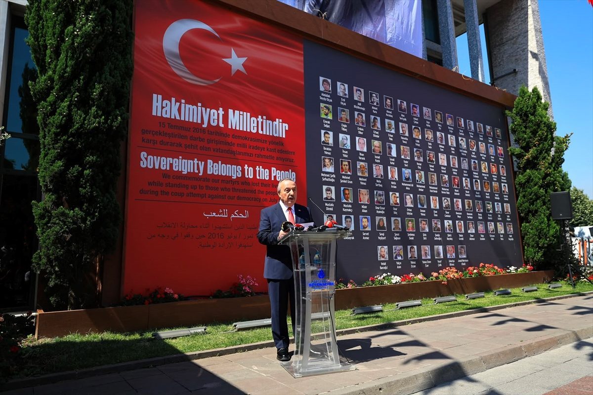 15 Temmuz şehitleri Saraçhane’deki İBB binasının önünde anıldı