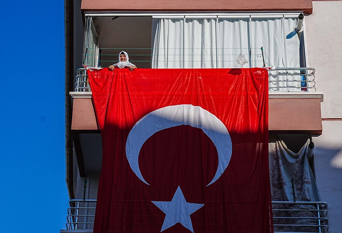 FETÖ’NÜN DARBE GİRİŞİMİNİN 10. YILI – Kızının cenazesini beklerken oğlunu şehit verdi