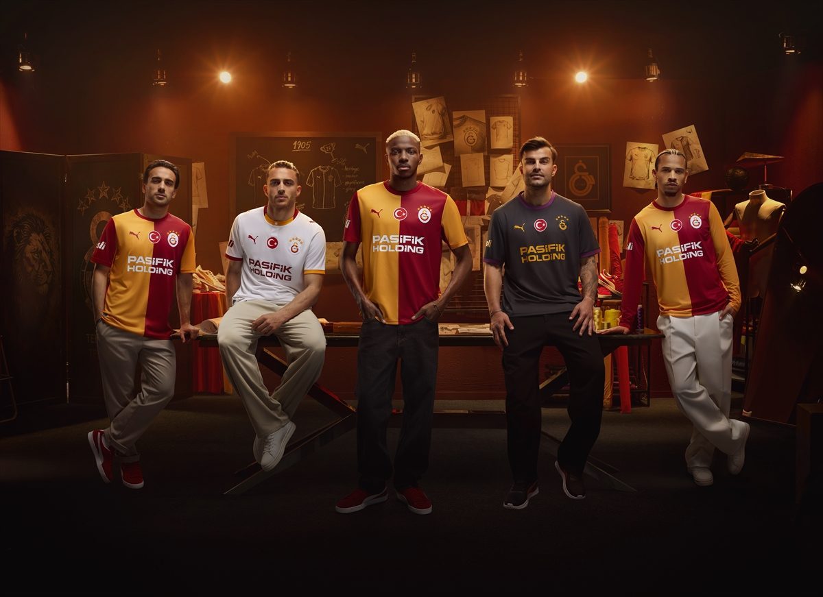 Galatasaray Futbol Takımı’nın yeni sezon formaları tanıtıldı