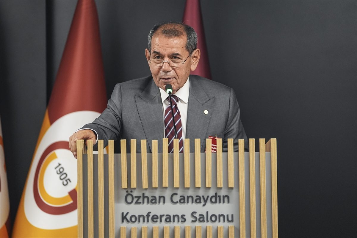 Galatasaray Kulübü Başkanı Dursun Özbek’ten transfer açıklaması: