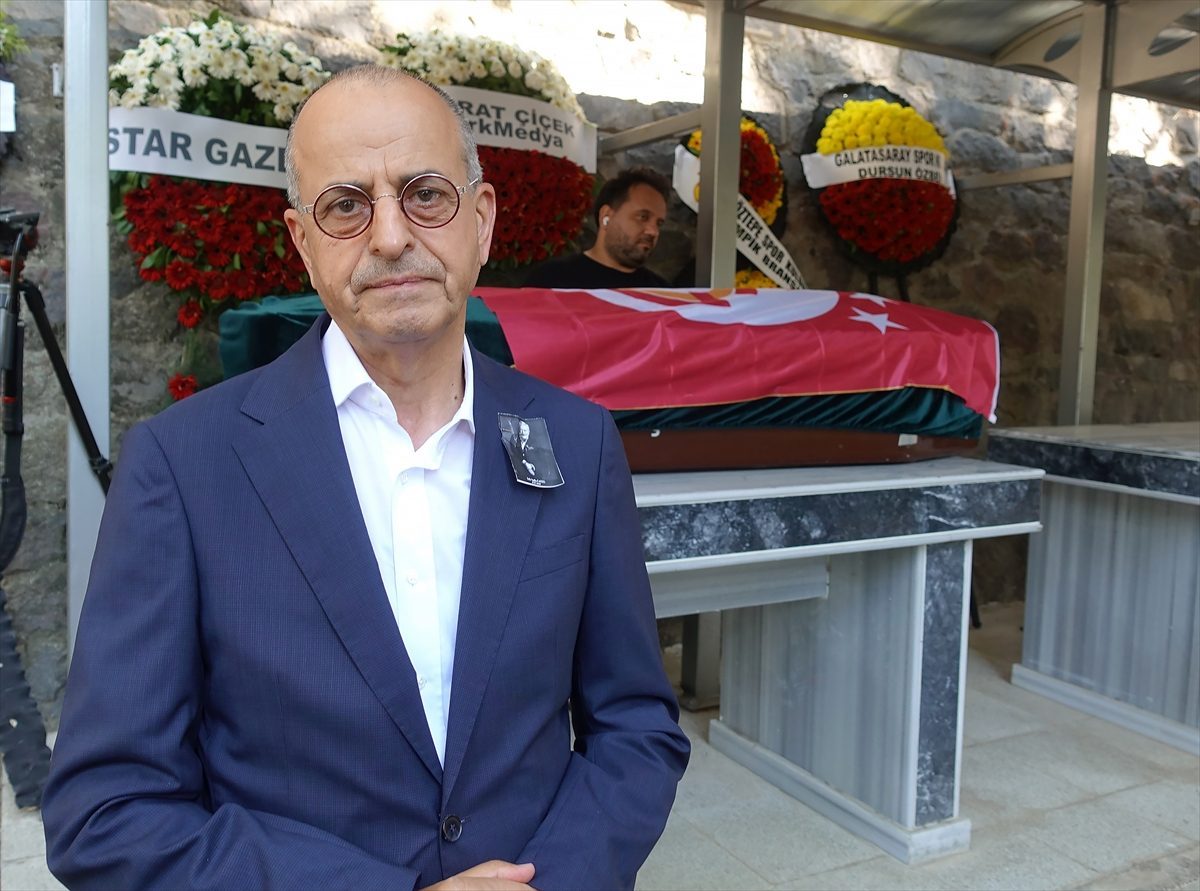 Gazeteci Aziz Üstel son yolculuğuna uğurlandı