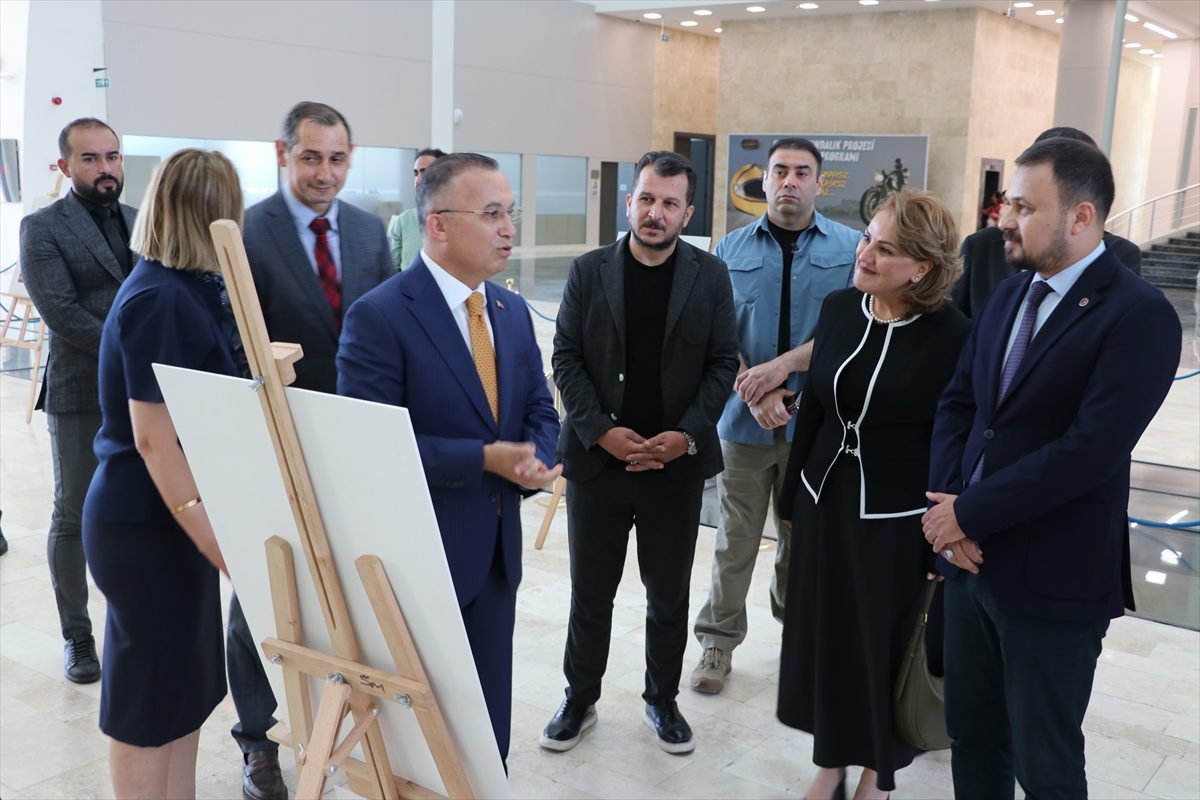 Gaziantep’te “15 Temmuz Manşetleri Gazetecilik Atölyesi Sergisi” açıldı