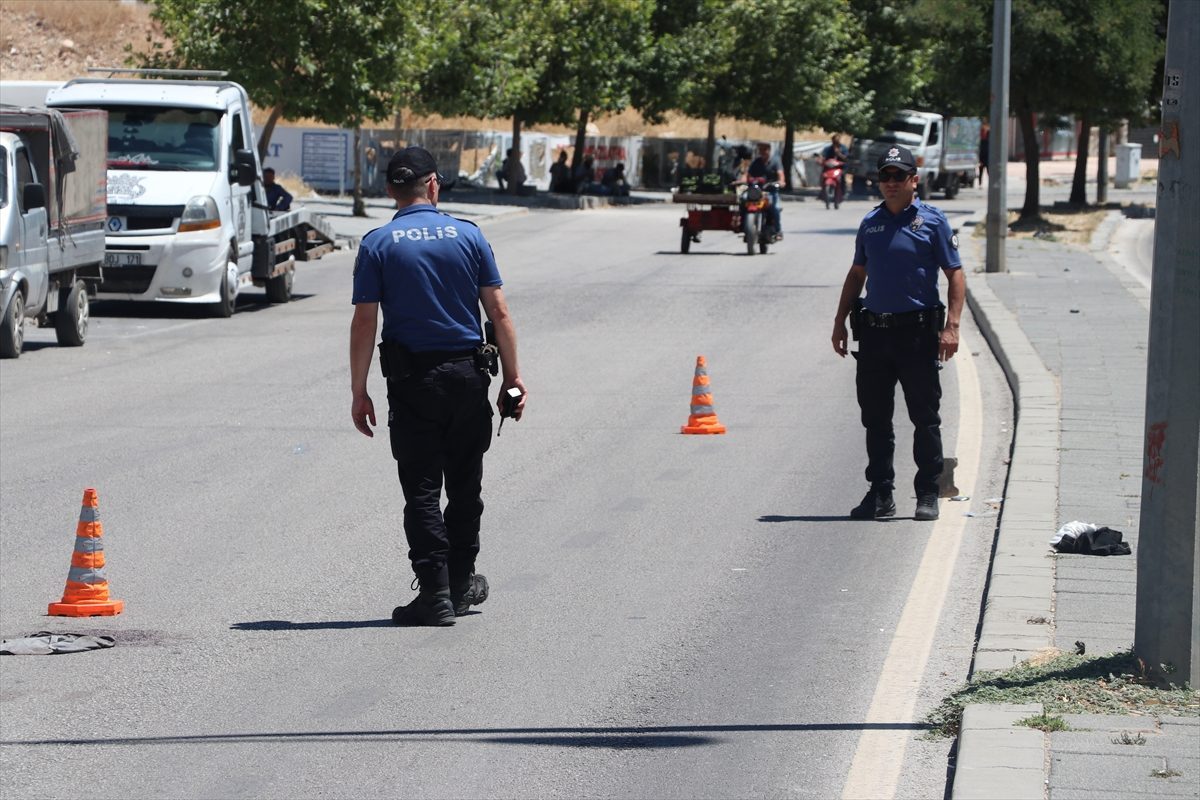 Gaziantep’te boşanma aşamasındaki eşinin silahlı saldırısına uğrayan kadın ağır yaralandı