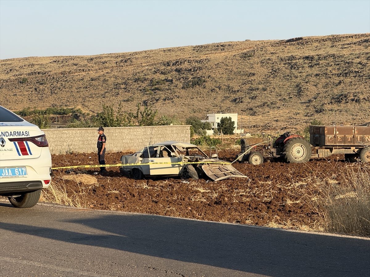 Gaziantep’te otomobilin yol kenarındakilere çarpması sonucu 1 kişi öldü, 5 kişi yaralandı