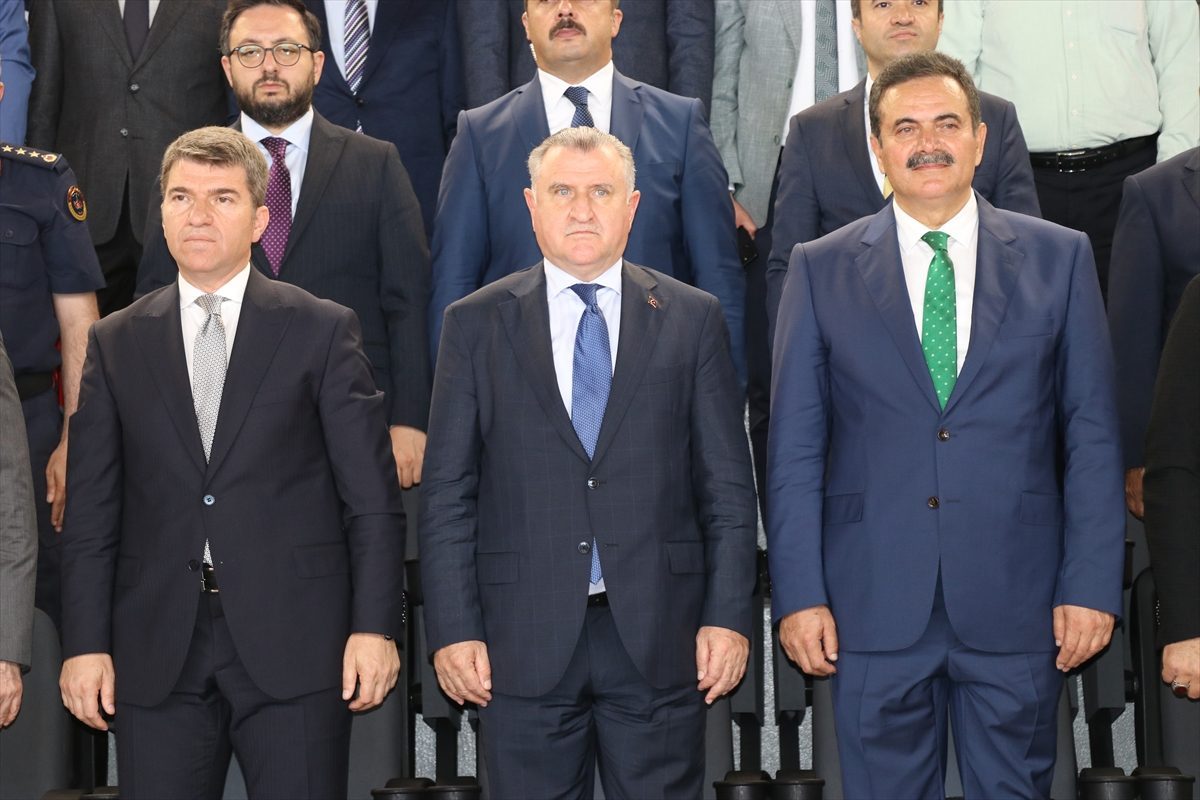Gençlik ve Spor Bakanı Bak, Amasya’da spor salonunun açılışında konuştu: