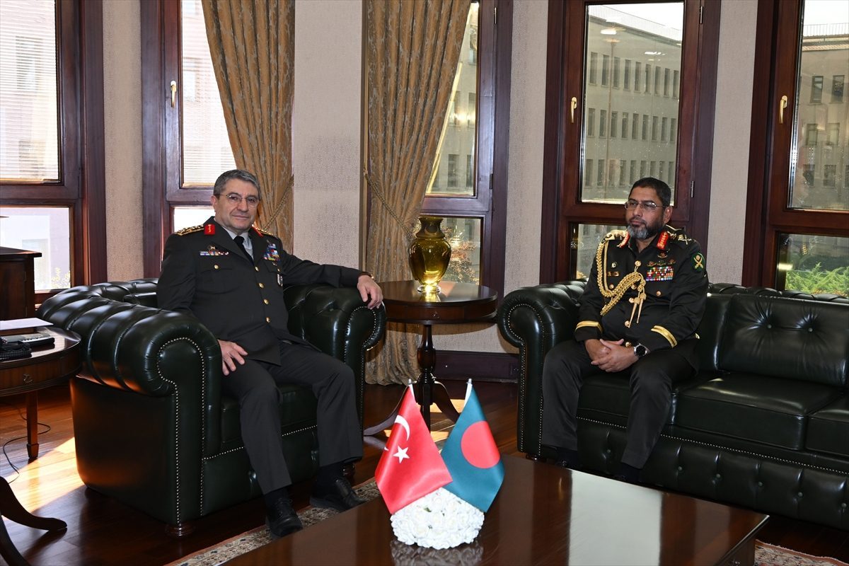 Genelkurmay Başkanı Bayraktaroğlu, Bangladeş Kara Kuvvetleri Komutanı’nı kabul etti