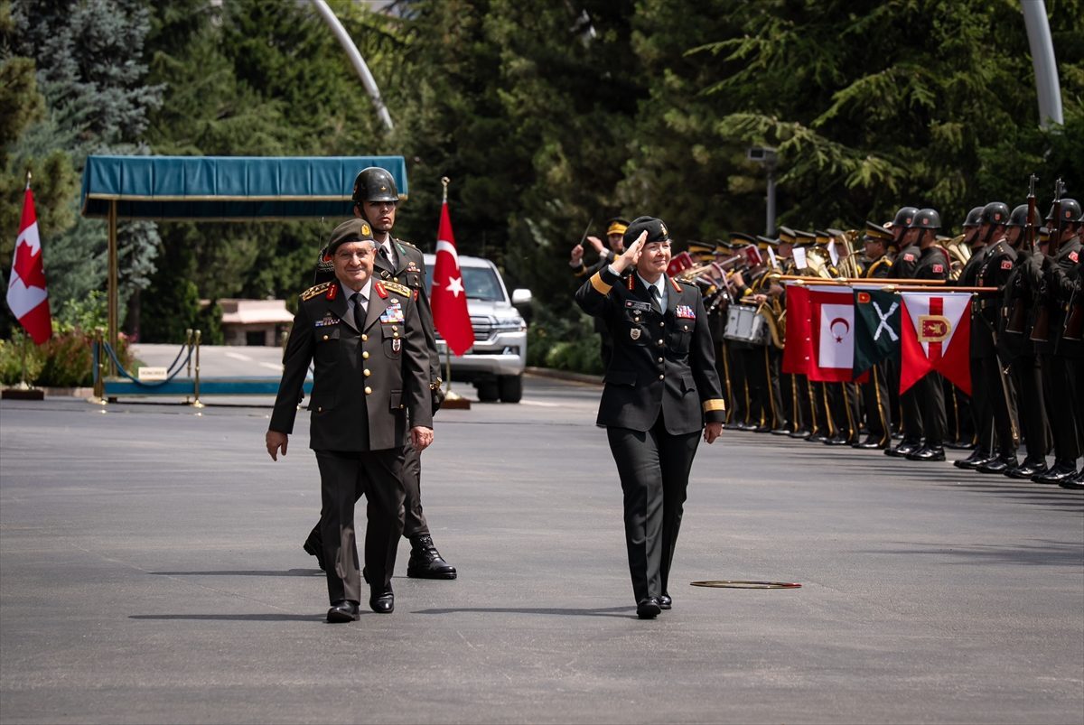 Genelkurmay Başkanı Orgeneral Bayraktaroğlu, Kanadalı mevkidaşı Carignan ile görüştü