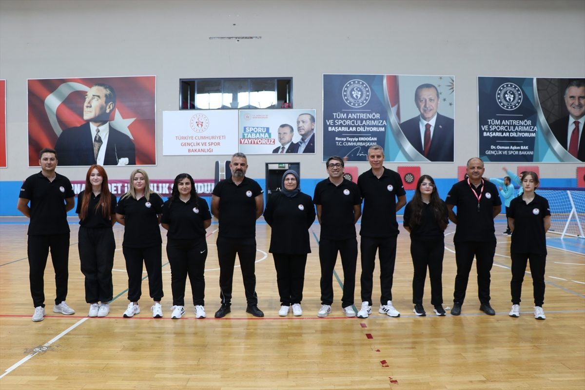 Görme engelli oğlunun spor yolculuğu, annesini golbol hakemi yaptı