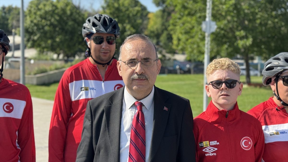 Görme engelliler, 15 Temmuz şehitleri için Konya’dan Ankara’ya pedal çeviriyor