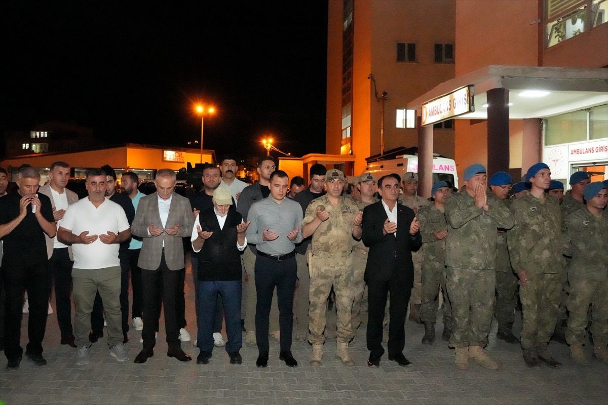 Hakkari’de zirve tırmanışı yaparken hayatını kaybeden dağcı için tören düzenlendi