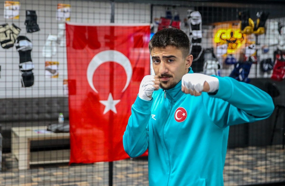 Hareketli olduğu için spora yönlendirildi, ringlerin şampiyonu oldu