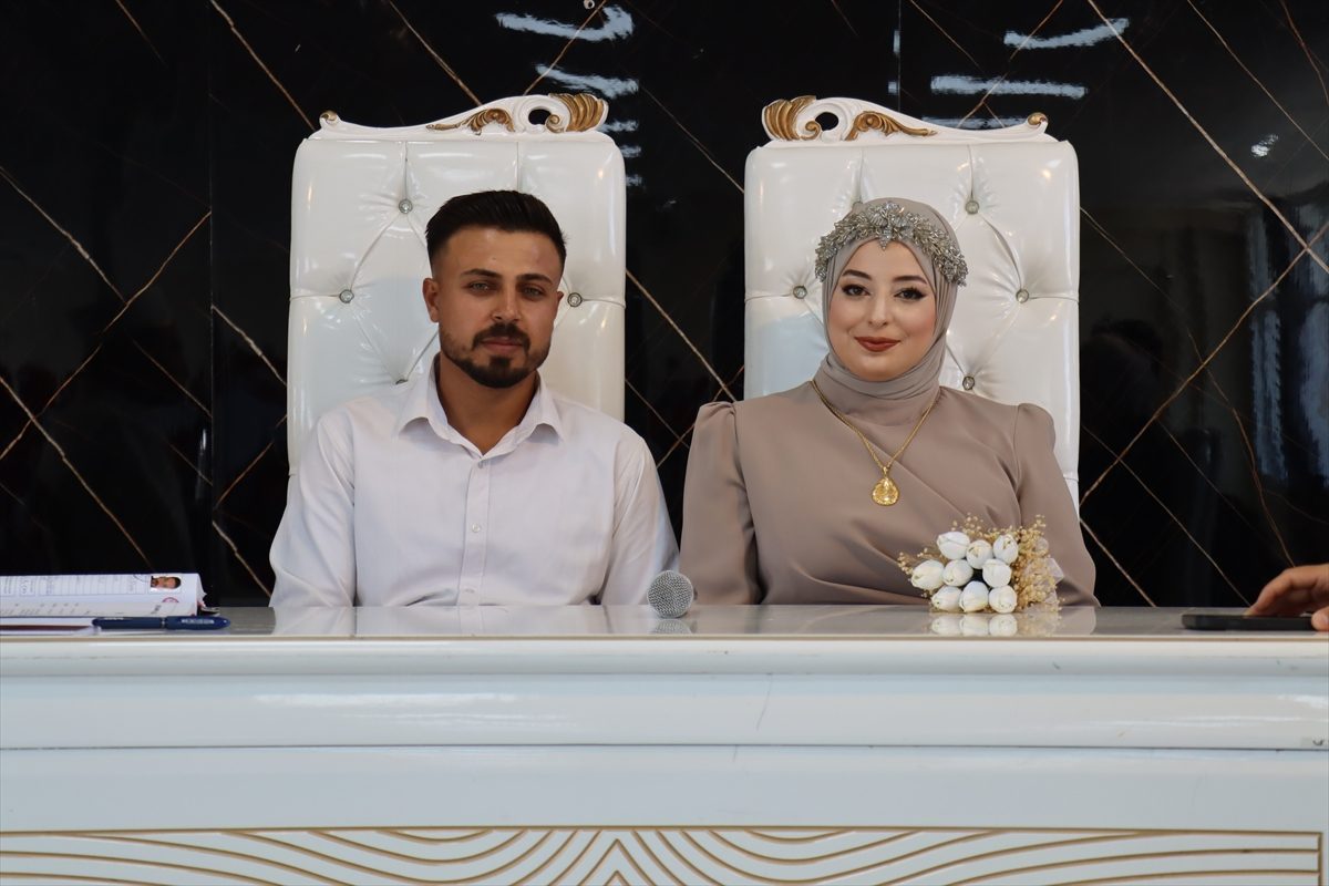 Hatay’da TDV’nin “İki İnsan Bir Hayat Projesi” kapsamında genç çift dünyaevine girdi
