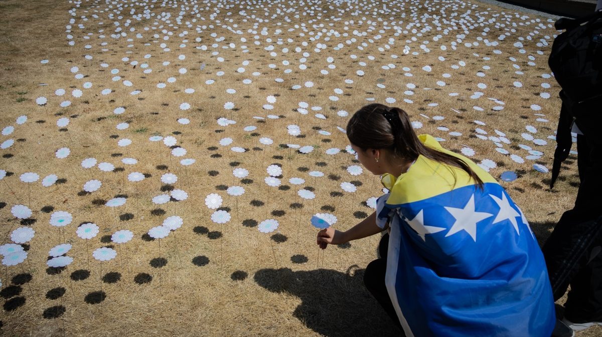 Hollanda’da Srebrenitsa Soykırımı’nın 31. yılında kurbanlar anıldı