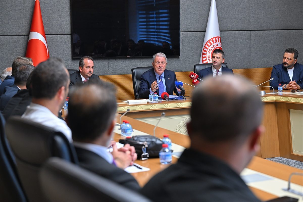Hulusi Akar’dan şehit aileleri ve gazilere ilişkin yasa teklifine yönelik açıklama: